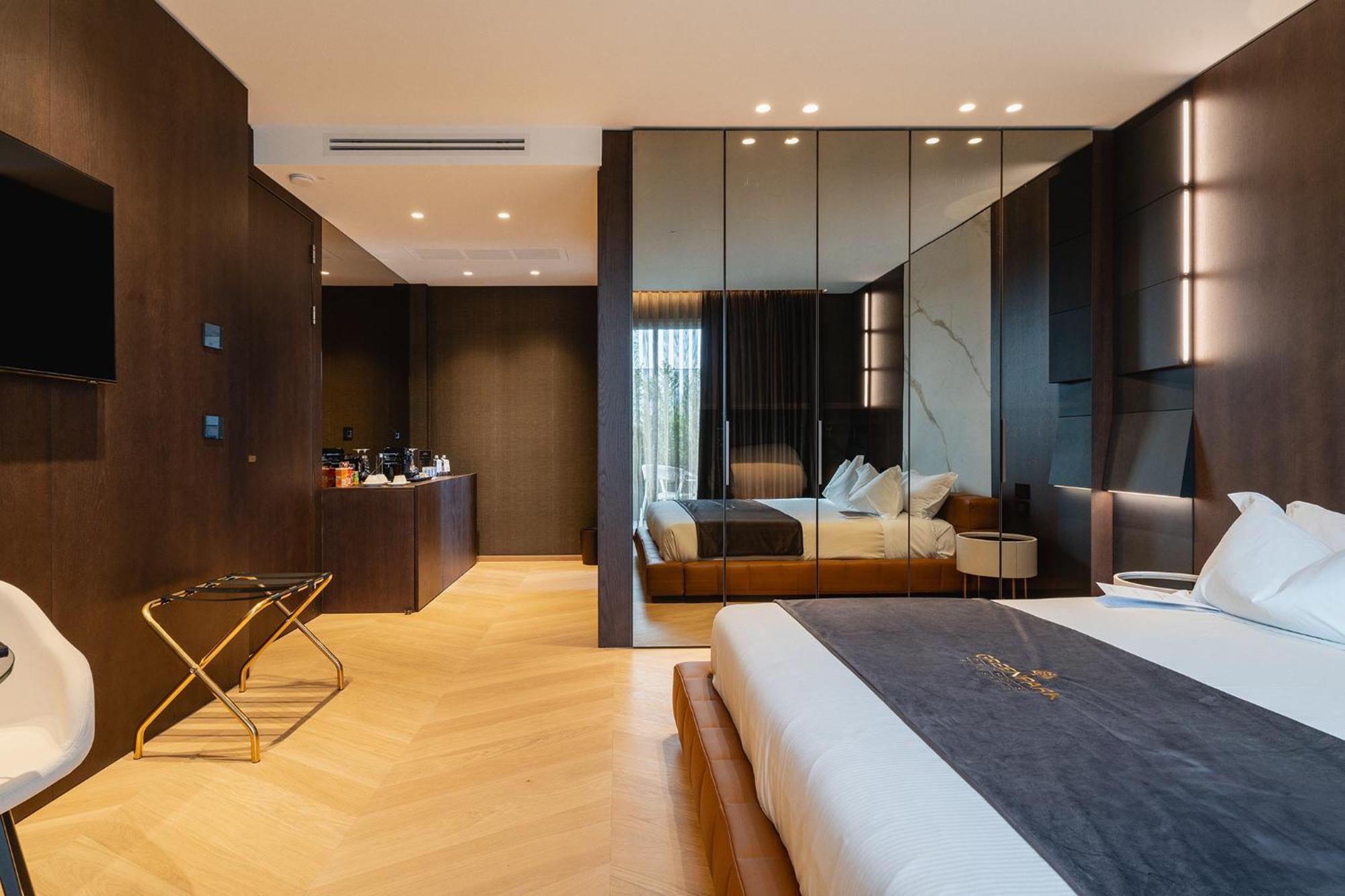 Green Park Penthouse Suite & Pool - Heated Pool - Bari Exterior foto