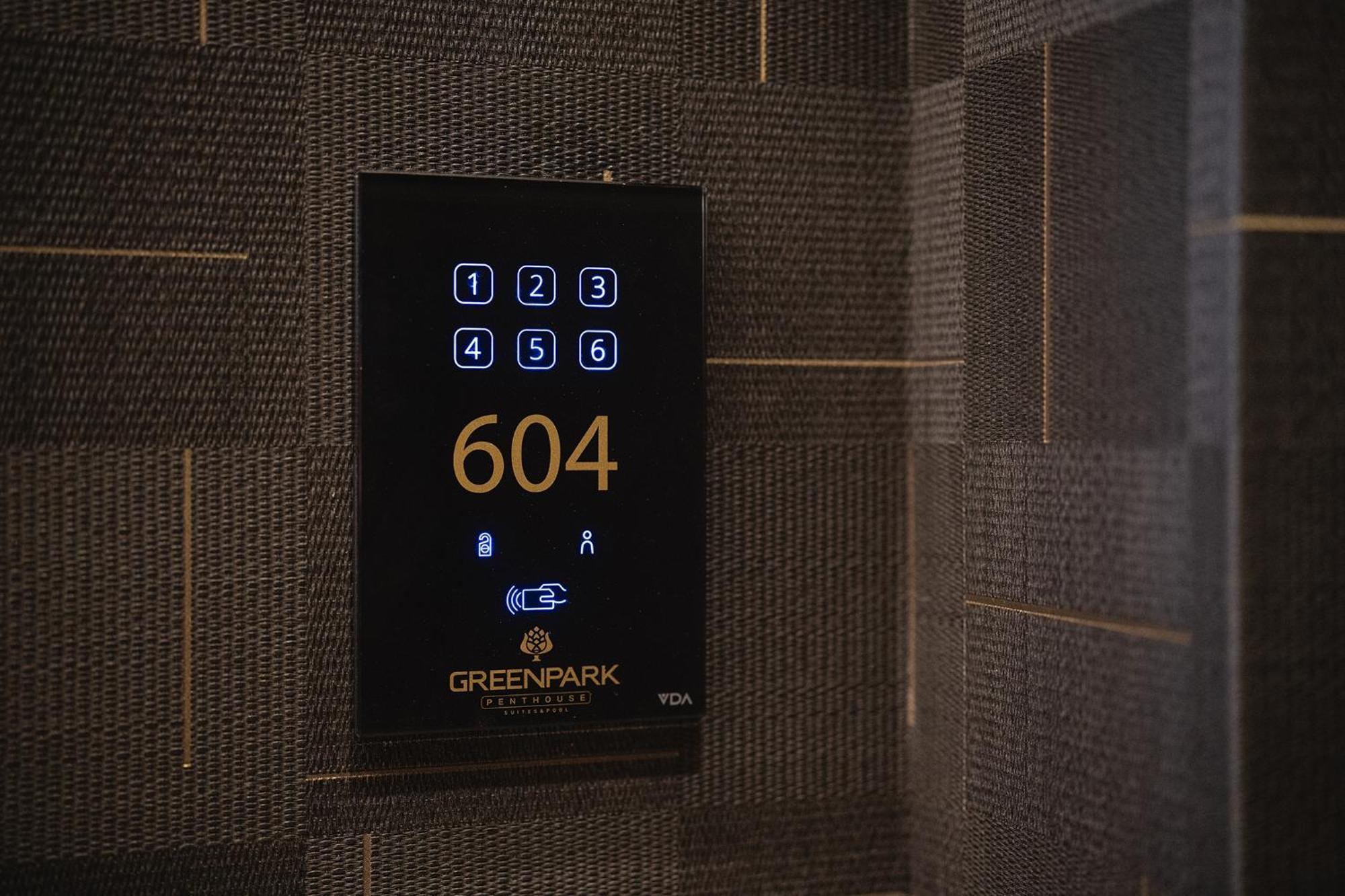 Green Park Penthouse Suite & Pool - Heated Pool - Bari Exterior foto
